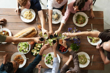 8 tips for hosting the ultimate summer dinner party