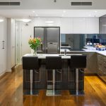 A slick U-shape kitchen design
