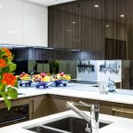 A slick U-shape kitchen design