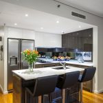 A slick U-shape kitchen design