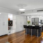 A slick U-shape kitchen design