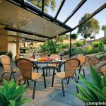 Flat pergola, and outdoor entertaining area by Yarra Shade