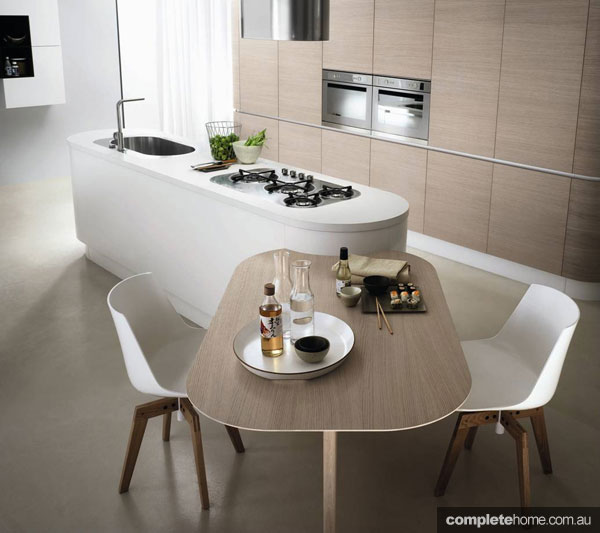 A curved kitchen from Maxima Round.