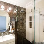 This 1920s inspired bathroom may be small, but it certainly shows that a lot of wow can come from a small space.