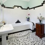 Real bathroom: Geometric class