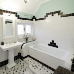 Real bathroom: Geometric class