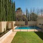 Ready-rendered fence cladding: wall facelift