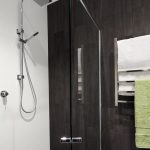 Deep Illusion: Natural-toned bathroom design