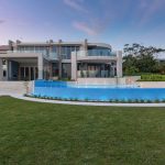 An outdoor/pool design with alfresco