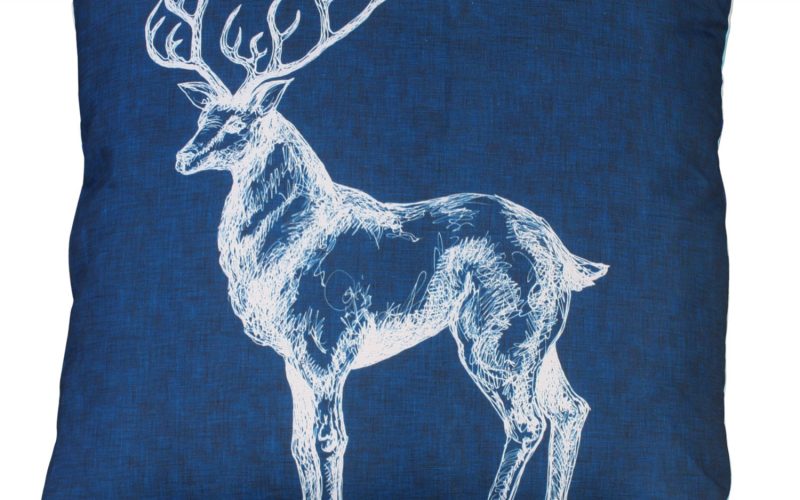 EcoChic_918801_CoastalNavyDeer