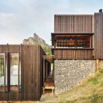 Castle Rock House by Herbst Architects