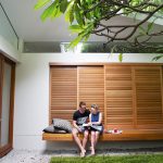 The duo enjoy some time in the courtyard