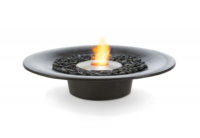 Going over to the dark side inthis all-black kitchen