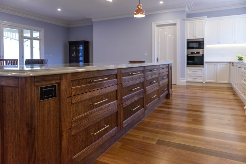 Period-style palace: kitchen design