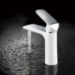 Stylish and shiny: tap range