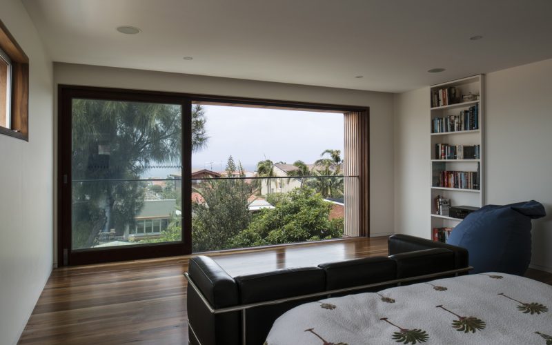 While allowing light to penetrate deeply into the home, the new spaces also provide exceptional privacy for neighbours and residents, creating a passively controlled environment utilising sun and natural ventilation