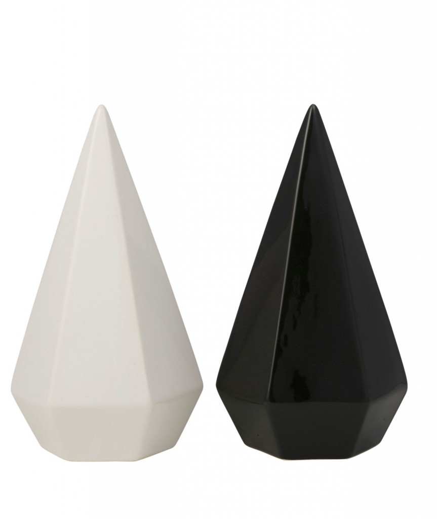 Paramount sculptures, black and white