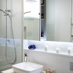 Modern simplicity: bathroom design