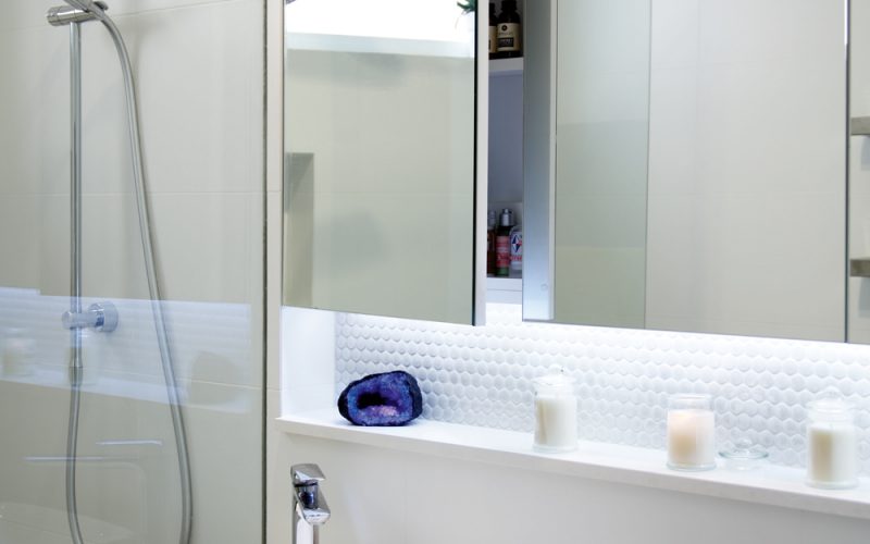 Modern simplicity: bathroom design