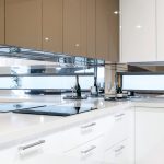 Modern kitchen: innovative, warm and striking