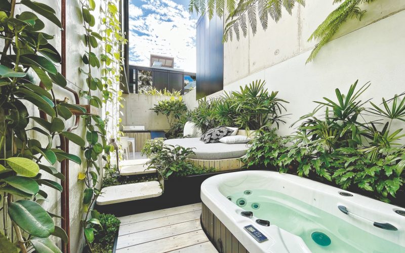 luxury courtyard