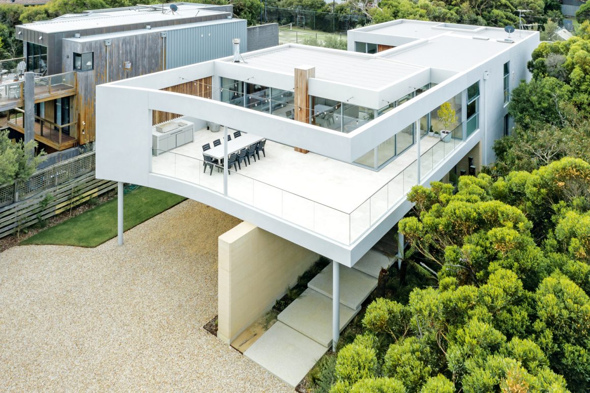 A Dramatic and Expertly Designed Holiday Home - Completehome
