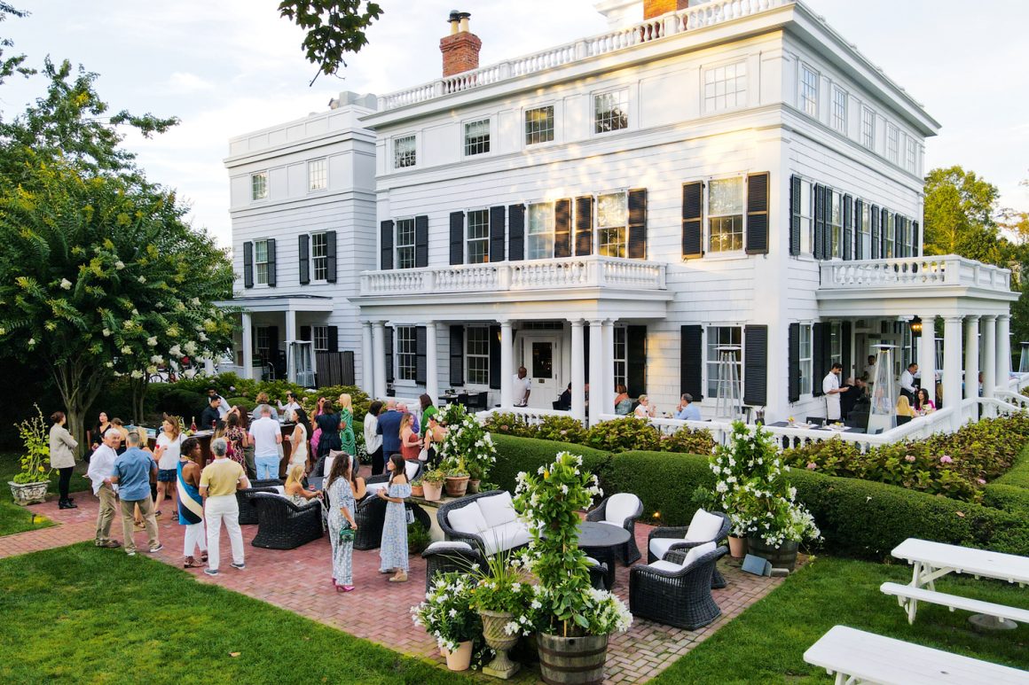 Welcome to the Hamptons - Completehome