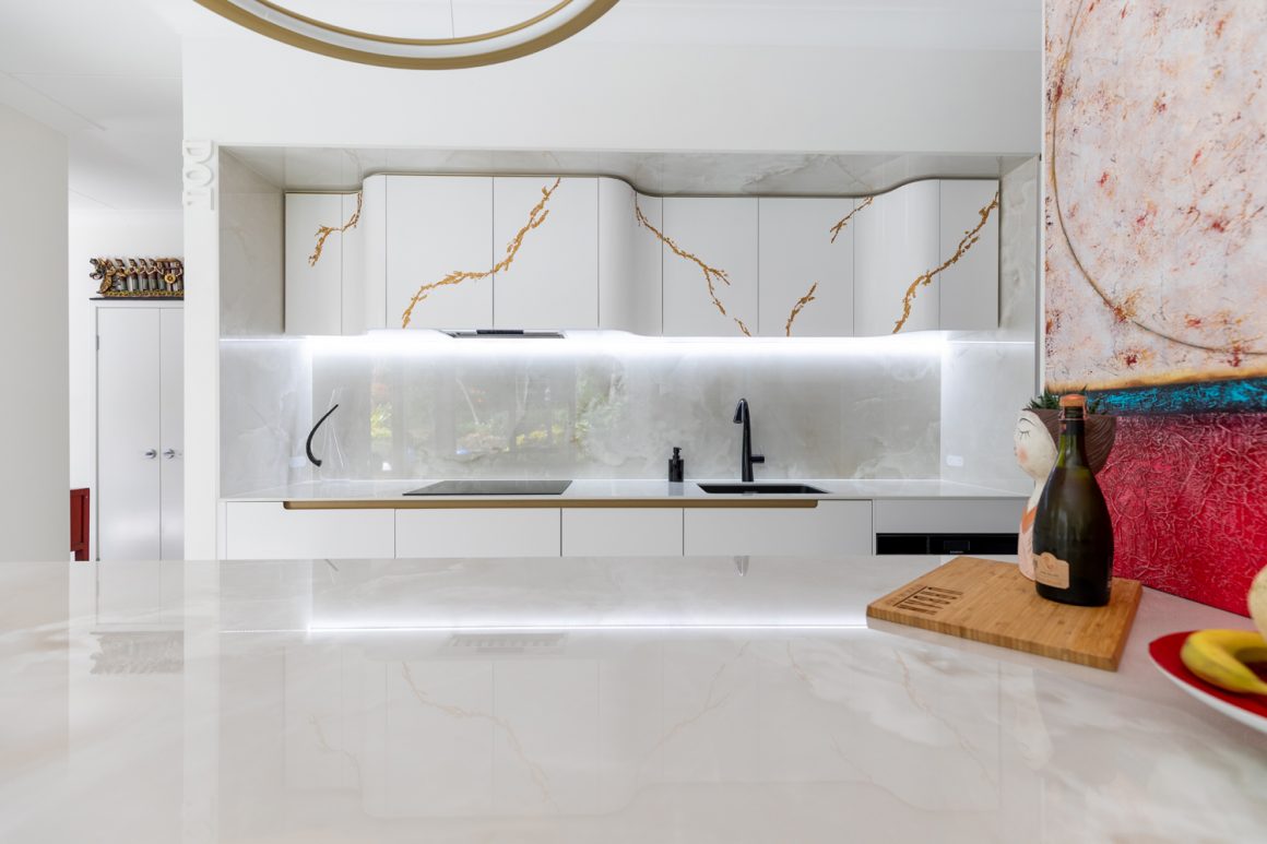how a fine art print can transform your kitchen into a... Turning an Ordinary Kitchen into a Piece of Art - Completehome