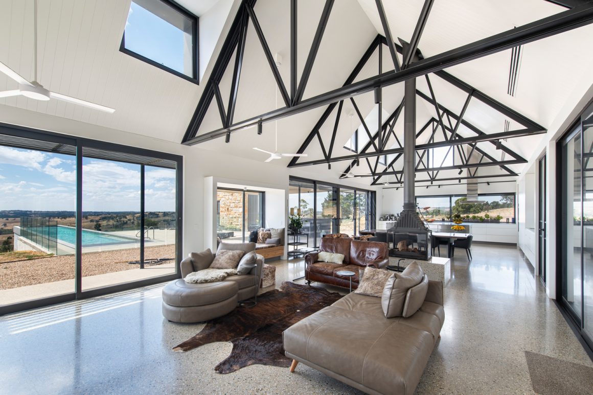 Hedger Constructions Receives 2023 MBAV Building Excellence Awards for Stunning Rural Property