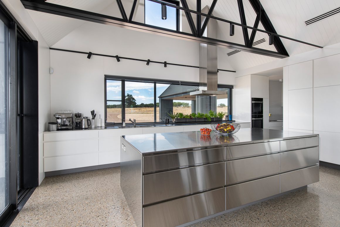 Hedger Constructions Receives 2023 MBAV Building Excellence Awards for Stunning Rural Property
