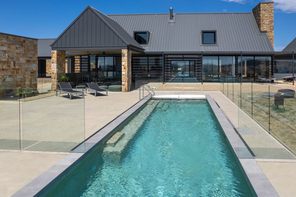 Hedger Constructions Receives 2023 MBAV Building Excellence Awards for Stunning Rural Property