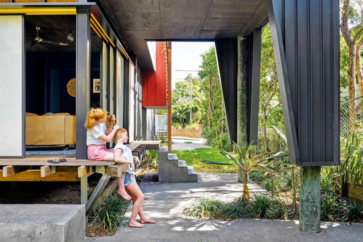 Eco-Friendly Outdoor Toilet: A Natural and Practical ... - Facebook - Eco Friendly Off Grid Penthouse Homes With Garden