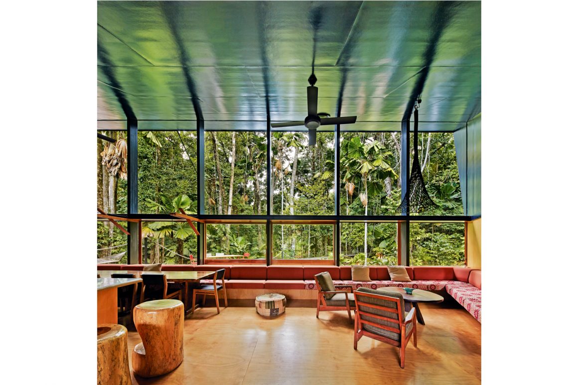 Green Luxury: Futuristic Off-the-Grid Forest Home Design - Luxury Eco Friendly Off Grid Penthouse