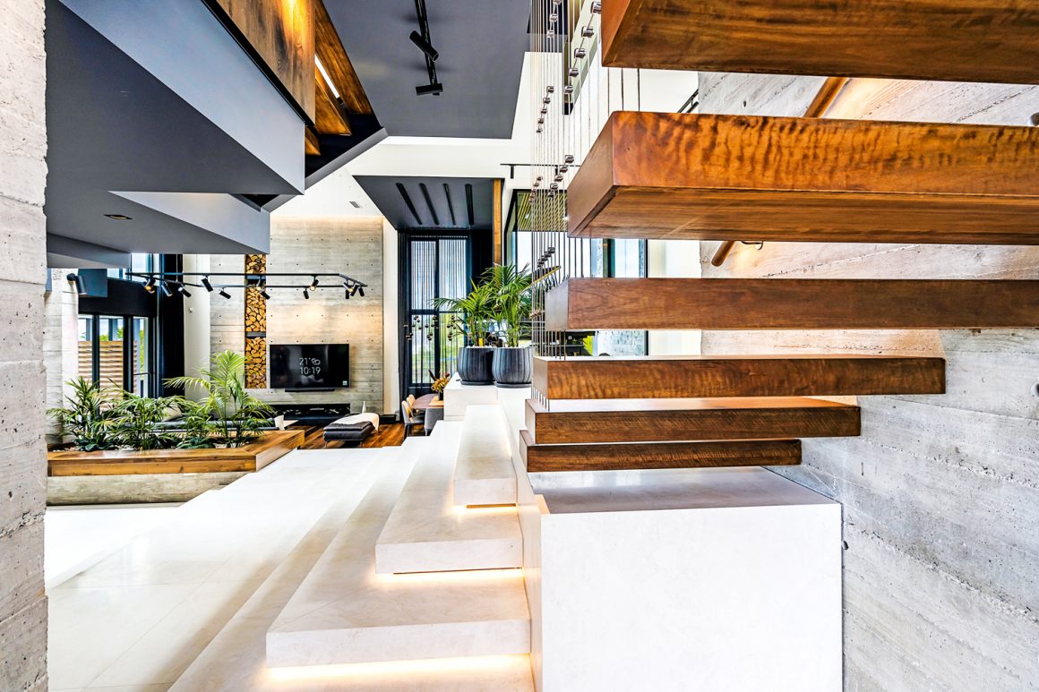 5 Spectacular Staircases: Stepping up to Higher Levels - Completehome