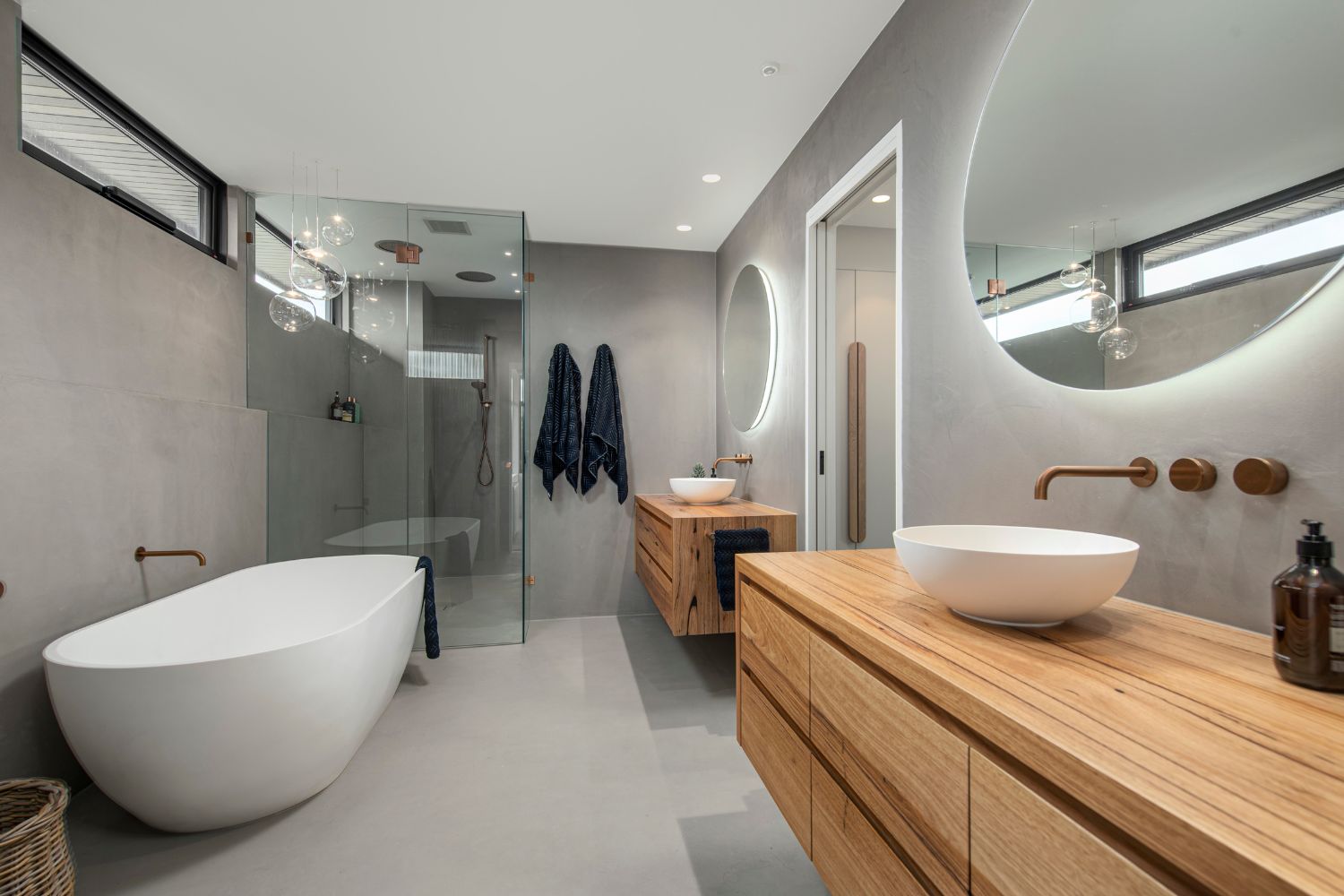 Hedger Constructions