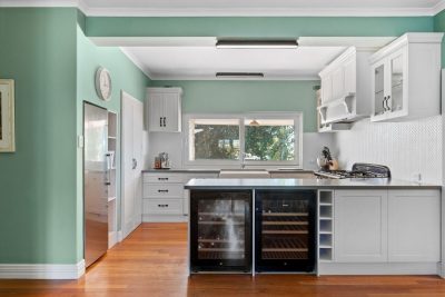 Staron® Solid Surfaces in Supreme Flux