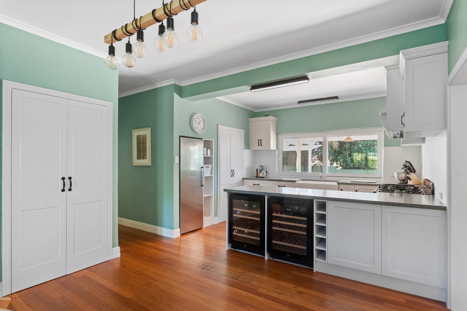 A Modern Take on a Classic Kitchen