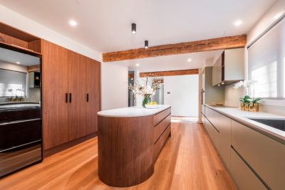 Realistic wood grain finishes