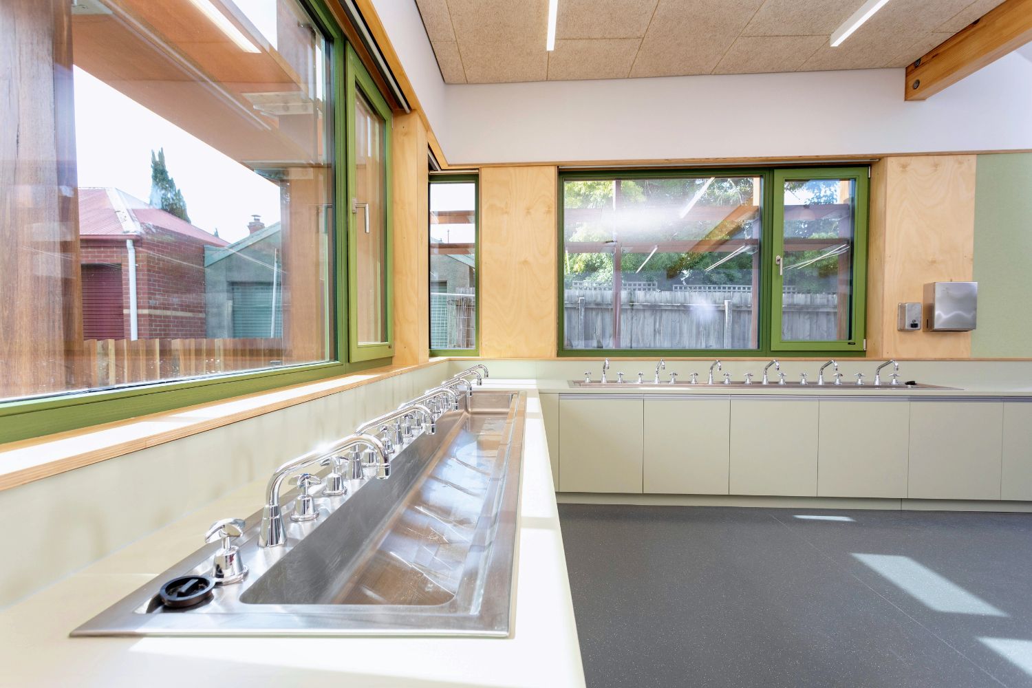 A Passivehaus school, Paarhammer Windows
