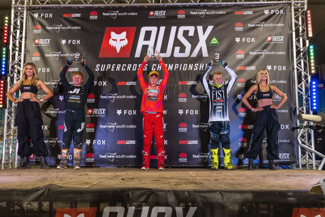 SAVATGY ON TOP AT WOLLONGONG AUSX | Dirt Action