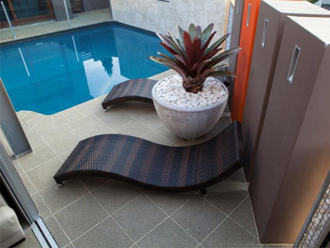 Pool Paving Tips For The Backyard