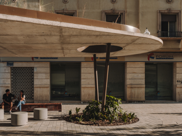Spanish Bus Stop Acts as Urban Oasis - Project | ODS