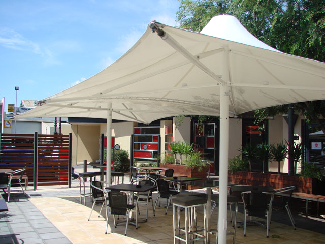 Linked Flexshade Q14 Centre Post Shade Umbrellas