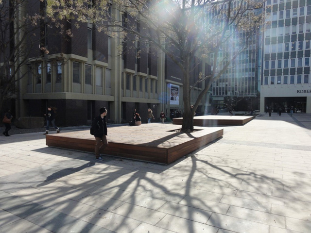 Pedestrian-friendly green space
