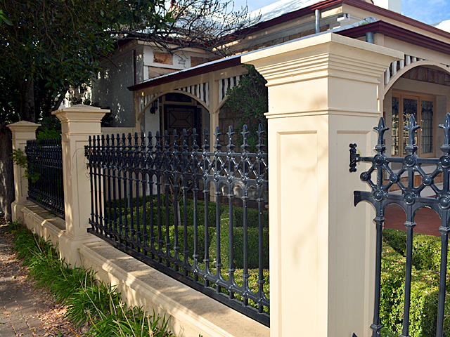 Sandstone Fence Makes a Bold Statement - Project | ODS