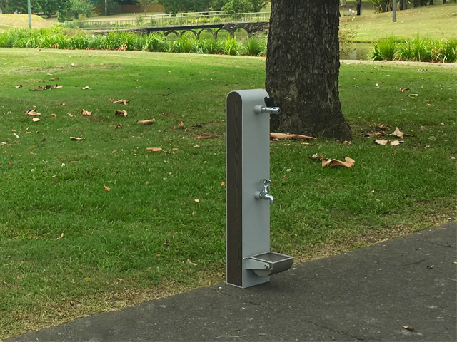 Dog park best sale water fountain