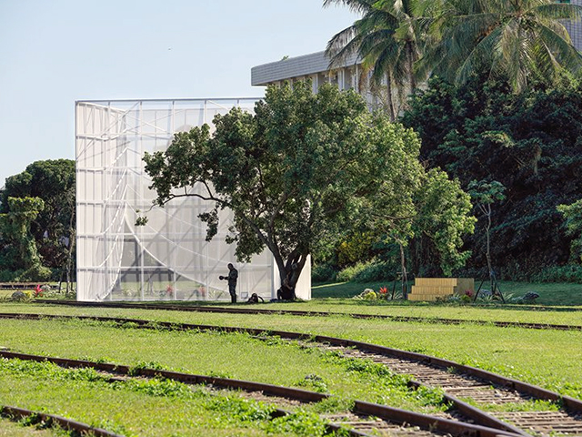 Urban Nook Reactivates Disused Space