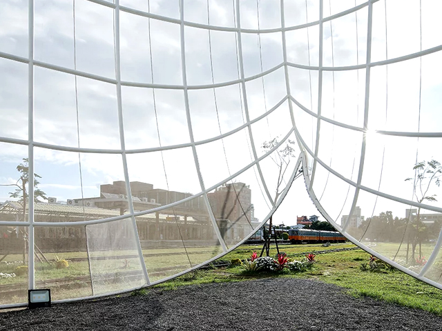 Urban Nook Reactivates Disused Space
