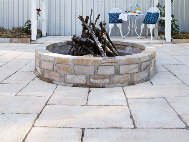 Create the perfect base for a winter fireplace