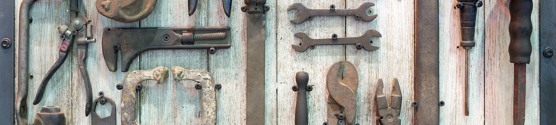 Hardware & Gardening Equipment